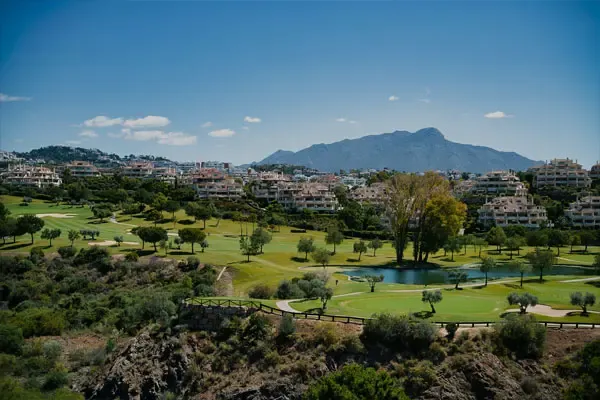 تأجير سيارات فاخرة مع سائق خاص في ماربيا